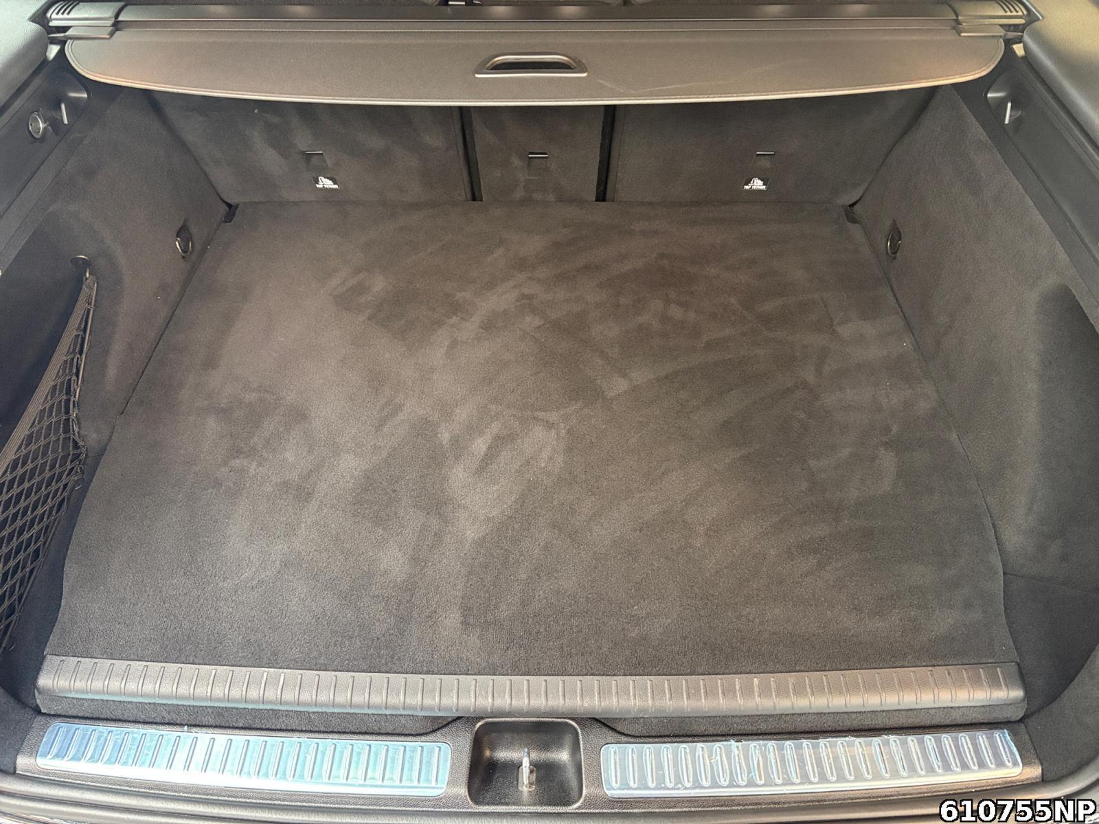 Fahrzeugabbildung Mercedes-Benz GLC 300 e 4M AMG AHK Distronic 360° Night-Paket