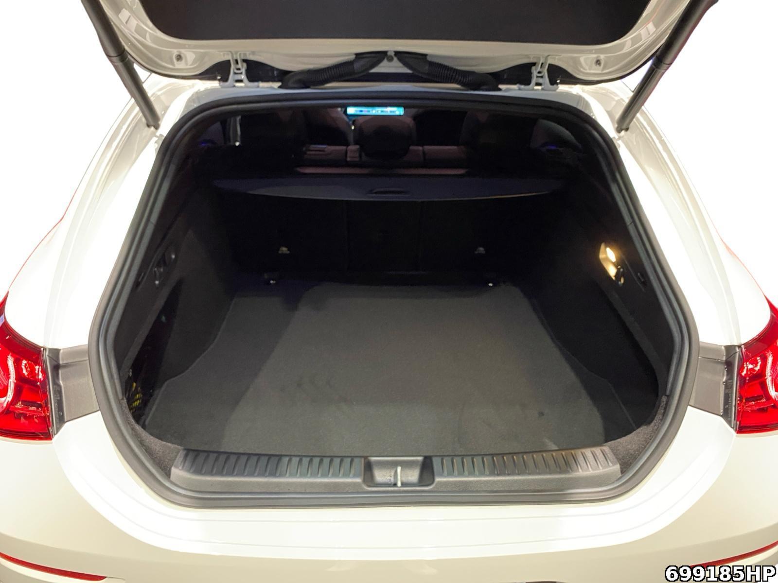 Fahrzeugabbildung Mercedes-Benz CLA 200 Shooting Brake +AMG+NIGHT+360°KAM+DISTRONIC+WINTER+