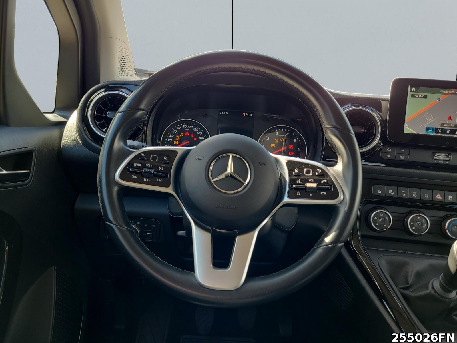 Fahrzeugabbildung Mercedes-Benz T-Klasse STYLE 6-G*LED*Park-P*Tempo*Navi*Klima*