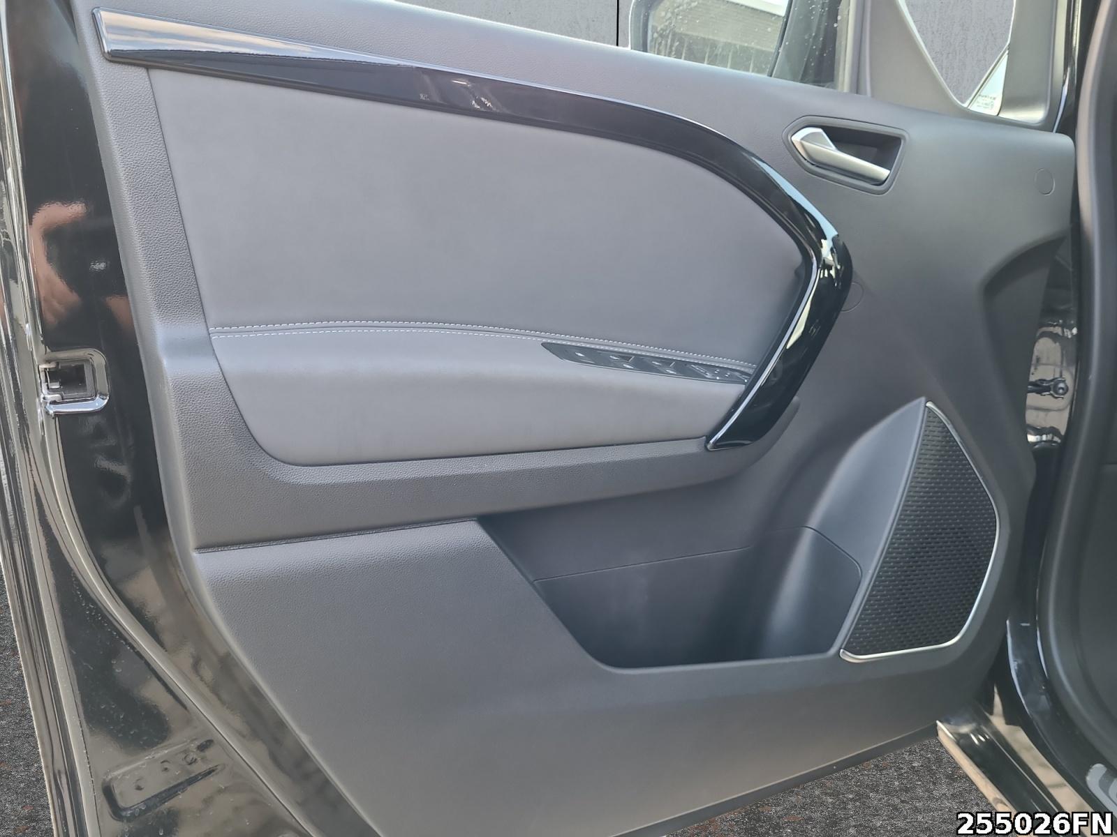 Fahrzeugabbildung Mercedes-Benz T-Klasse STYLE 6-G*LED*Park-P*Tempo*Navi*Klima*