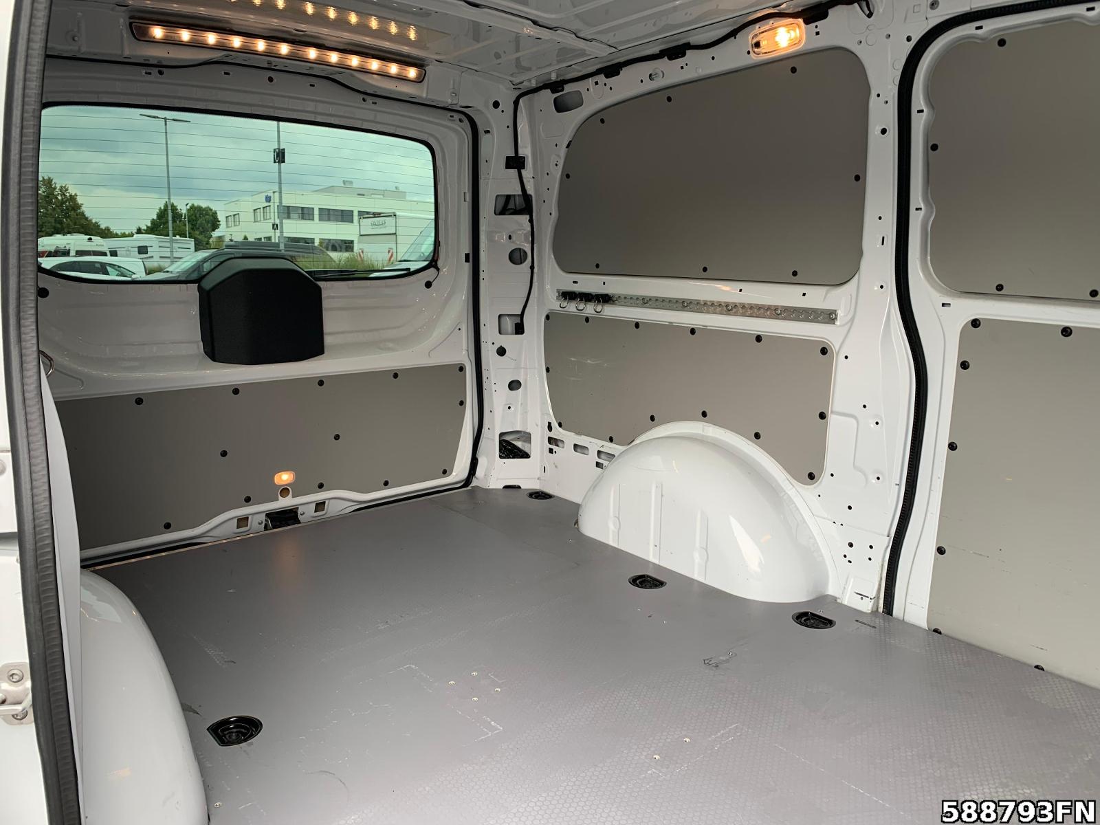 Fahrzeugabbildung Mercedes-Benz Vito 116 L 4x4 *LED*2 x SCHIEBETÜR*AHK*DISTRONIC