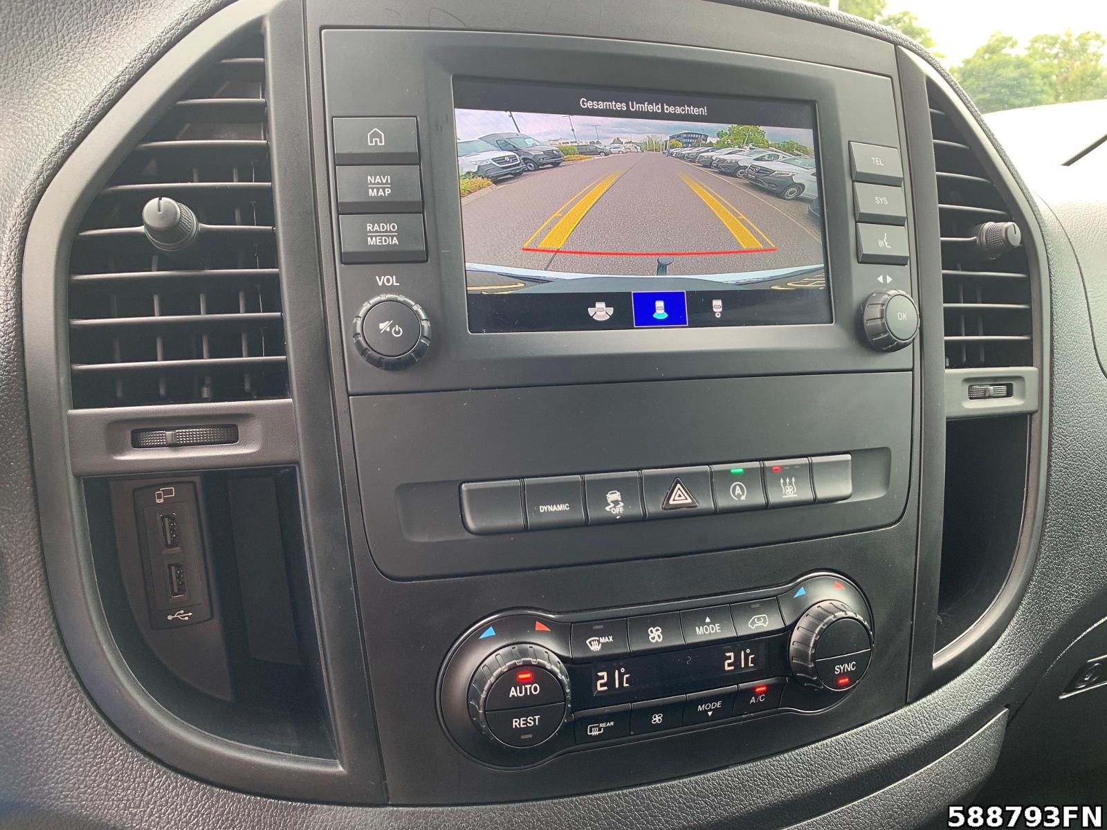 Fahrzeugabbildung Mercedes-Benz Vito 116 L 4x4 *LED*2 x SCHIEBETÜR*AHK*DISTRONIC