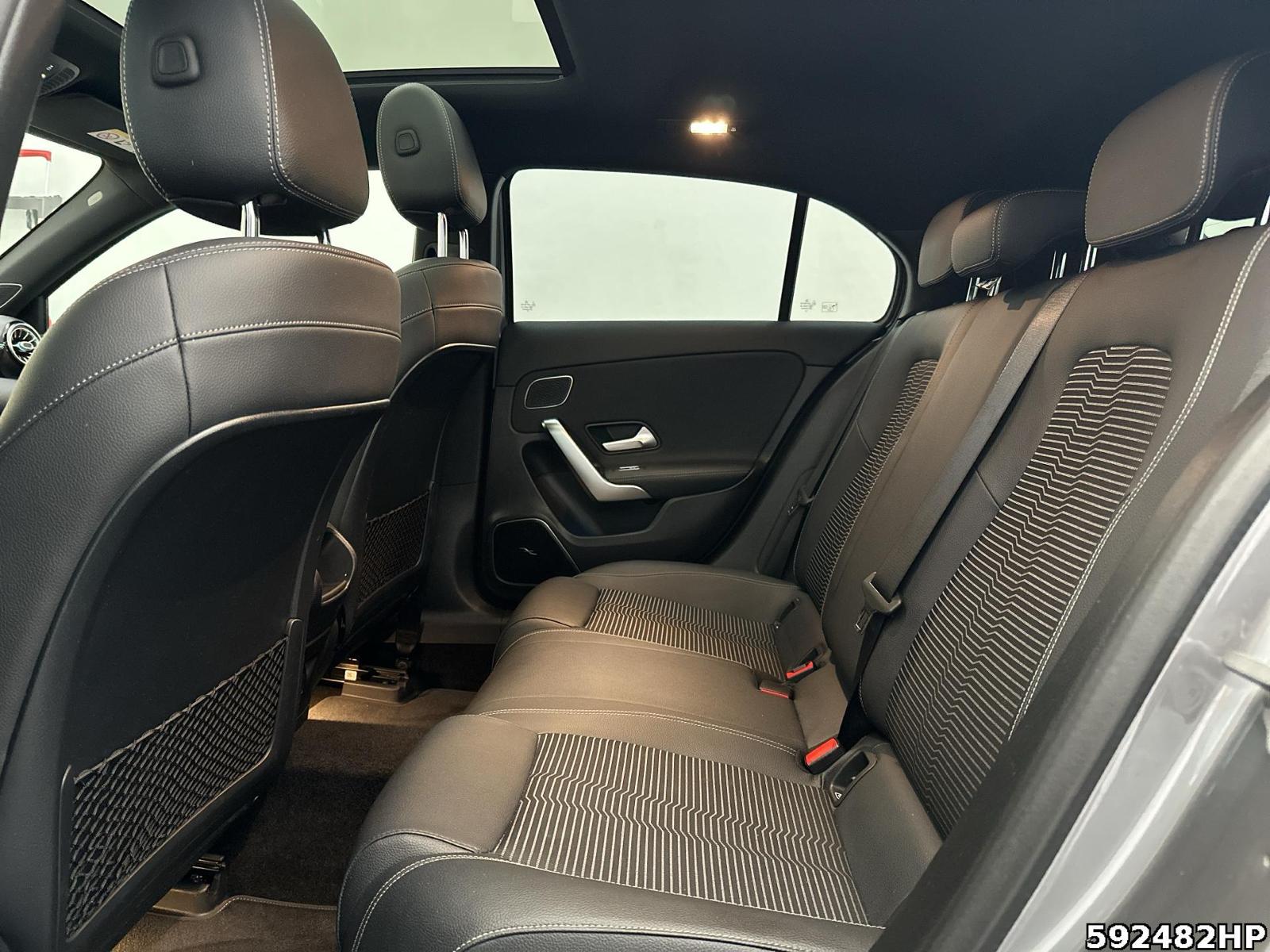 Fahrzeugabbildung Mercedes-Benz A 250 Progressive MULTIBEAM 360° DISTRONIC