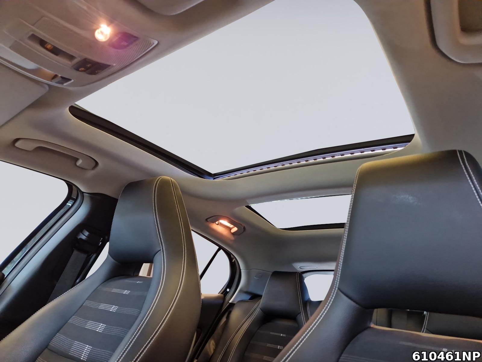Fahrzeugabbildung Mercedes-Benz GLA 200 Urban Panorama Kamera LED Navi