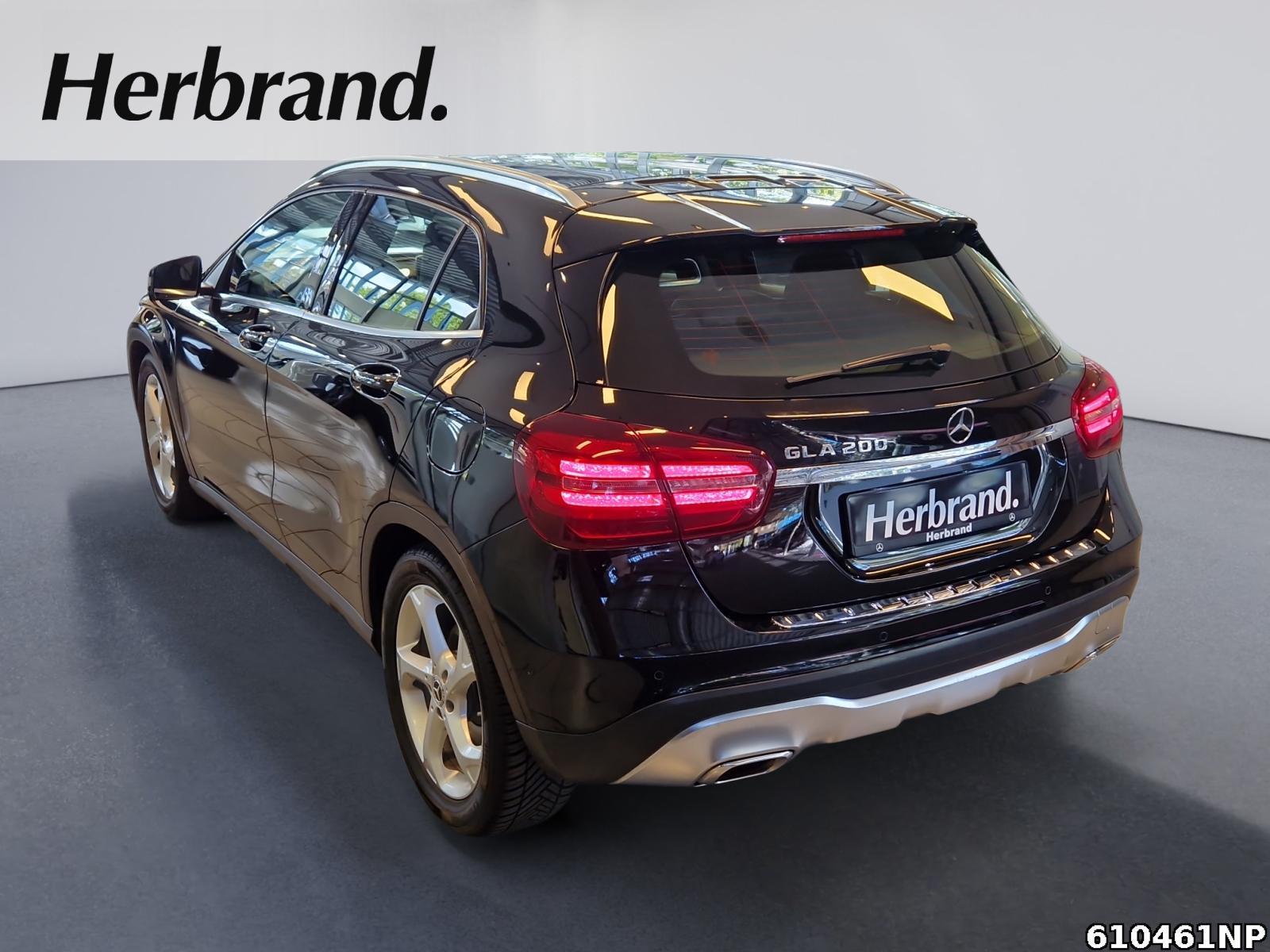 Fahrzeugabbildung Mercedes-Benz GLA 200 Urban Panorama Kamera LED Navi