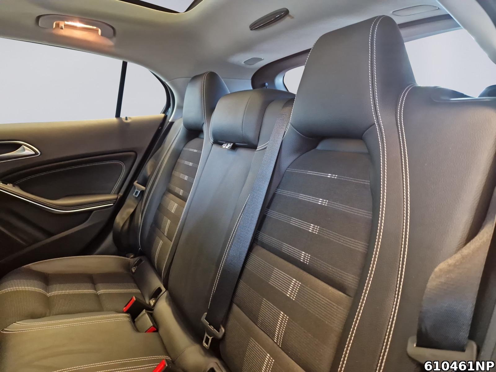 Fahrzeugabbildung Mercedes-Benz GLA 200 Urban Panorama Kamera LED Navi
