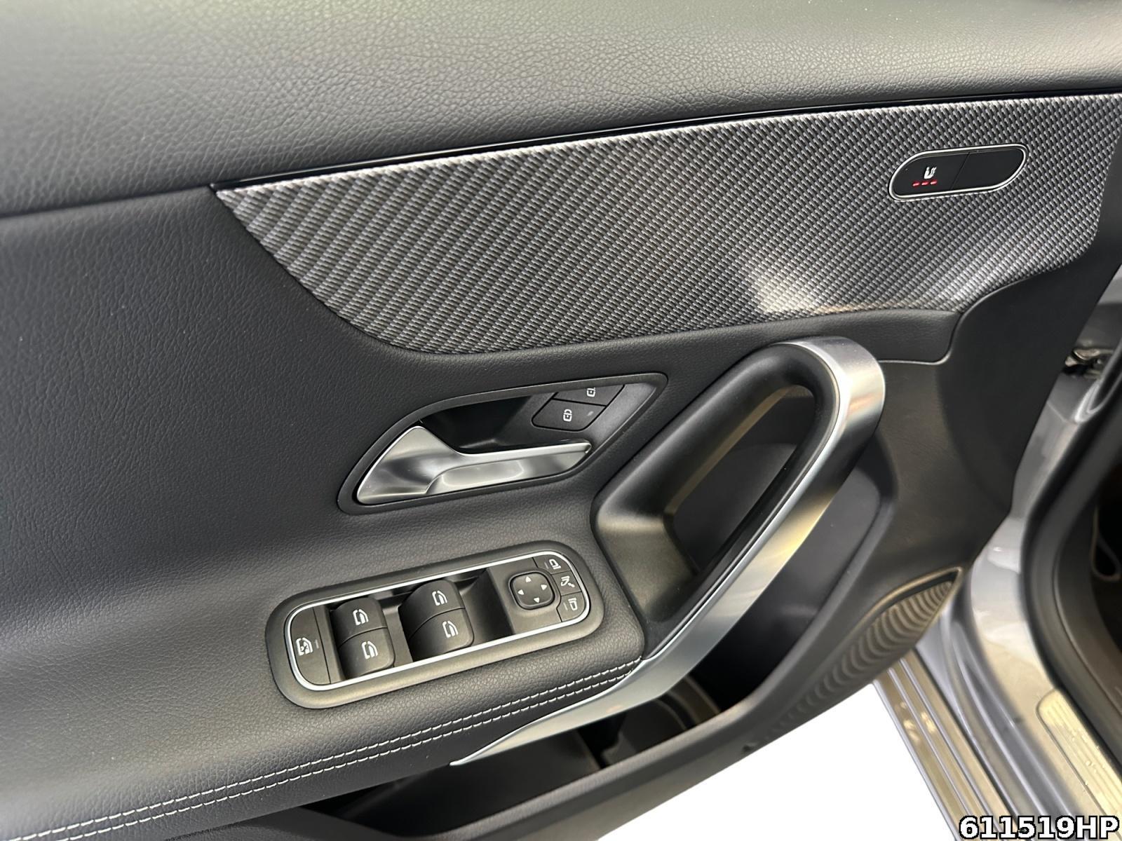 Fahrzeugabbildung Mercedes-Benz A 180 Progressive AHK Lenkradhzg Kamera Sitzhzg