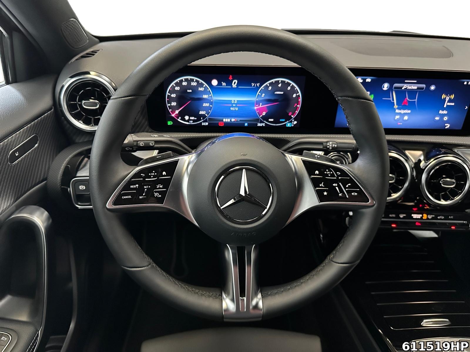 Fahrzeugabbildung Mercedes-Benz A 180 Progressive AHK Lenkradhzg Kamera Sitzhzg