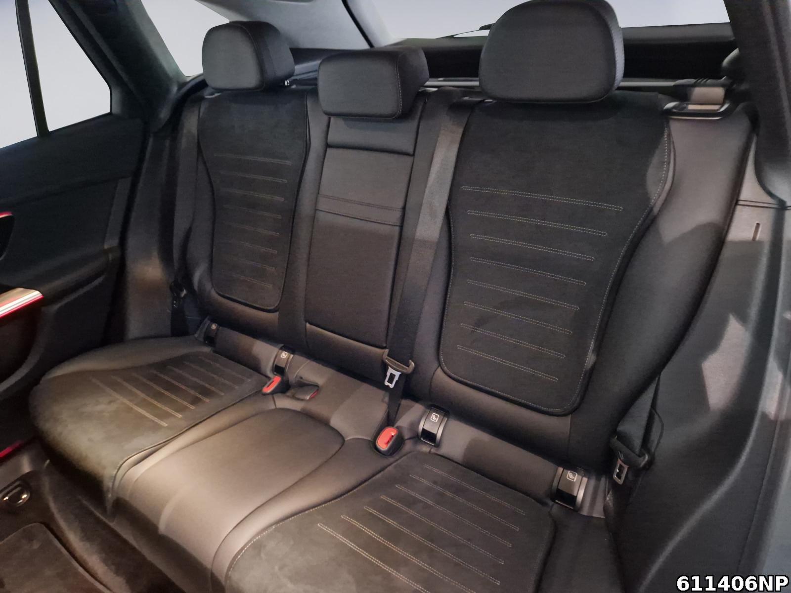 Fahrzeugabbildung Mercedes-Benz GLC 300 4M AMG Airmatic AHK Digital-Light Pano