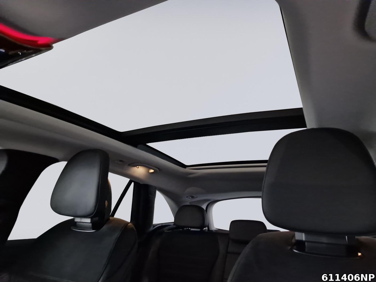 Fahrzeugabbildung Mercedes-Benz GLC 300 4M AMG Airmatic AHK Digital-Light Pano
