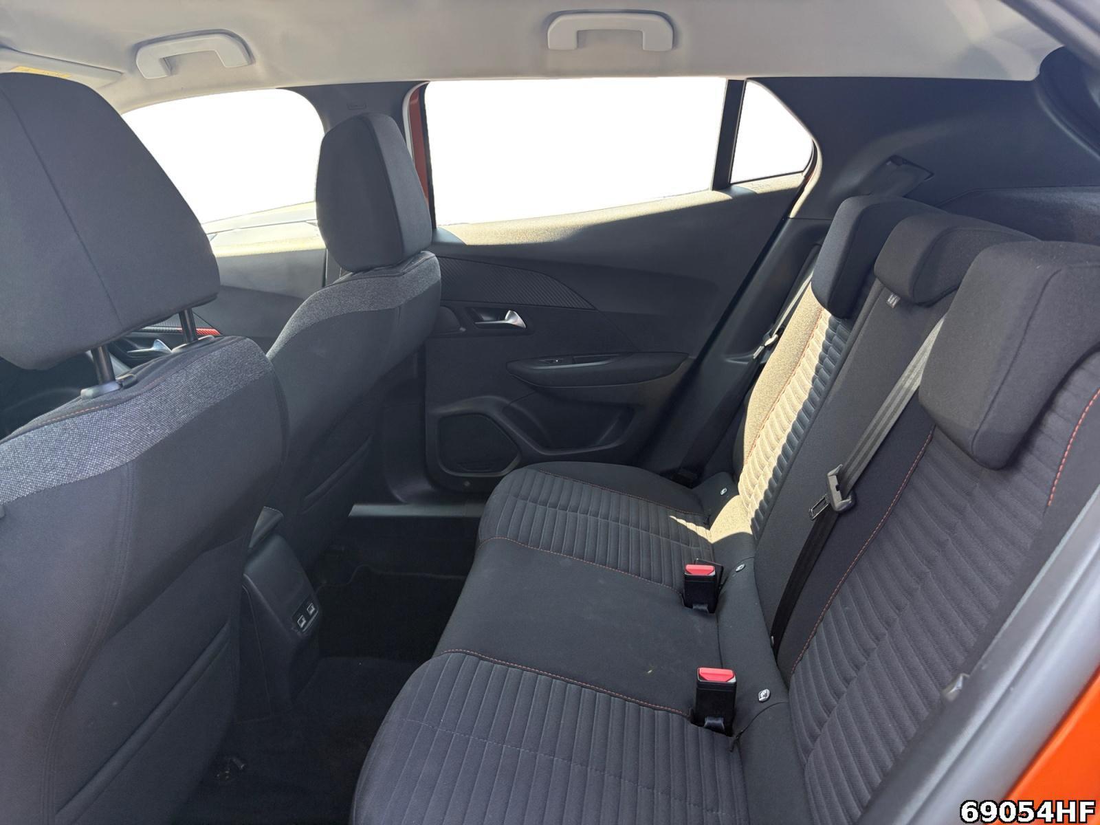 Fahrzeugabbildung Peugeot 2008 Active +WÄRMEPUMPE+SHZ+TEMPOMAT+CARPLAY+