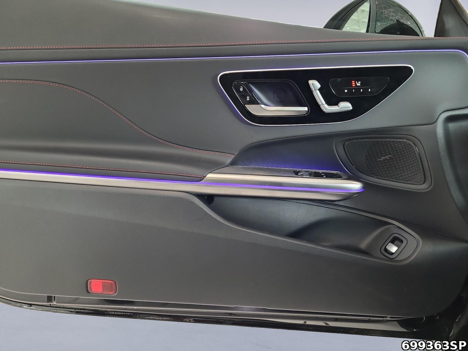 Fahrzeugabbildung Mercedes-Benz CLE 53 AMG 4M+ Pano Night Digital Light 360° Memory