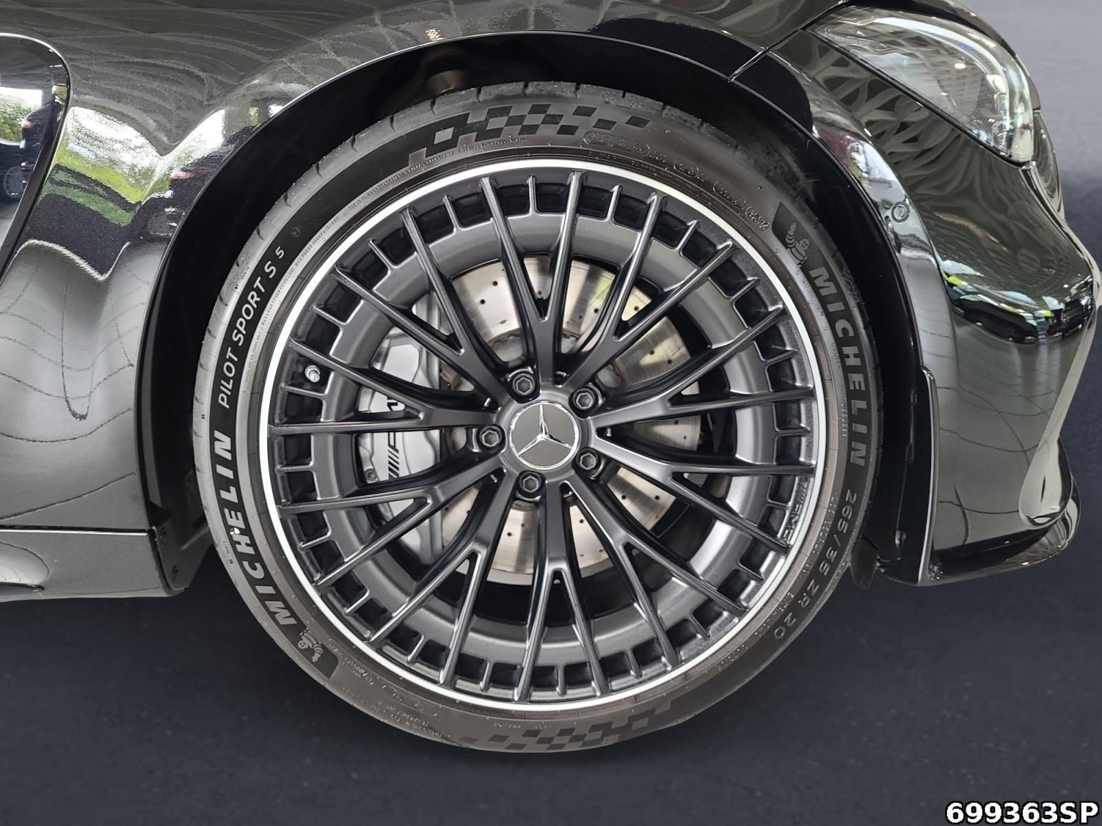 Fahrzeugabbildung Mercedes-Benz CLE 53 AMG 4M+ Pano Night Digital Light 360° Memory