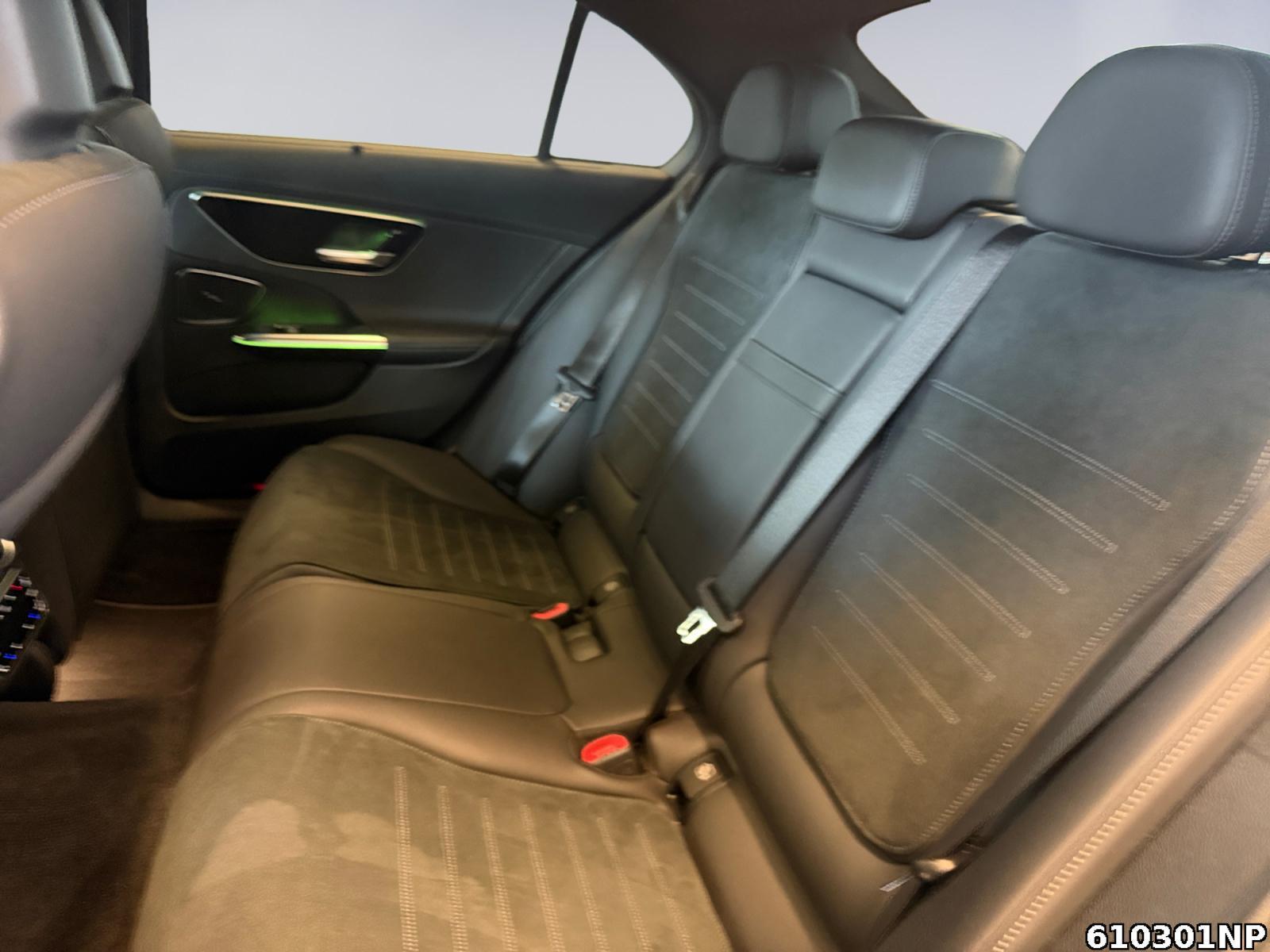Fahrzeugabbildung Mercedes-Benz C 300 d 4M AMG Schiebedach Night Digital-Light