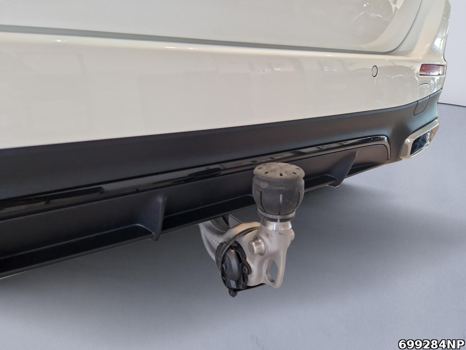 Fahrzeugabbildung Mercedes-Benz E 220 d 4M T AMG Night AHK LED DISTRONIC Kamera