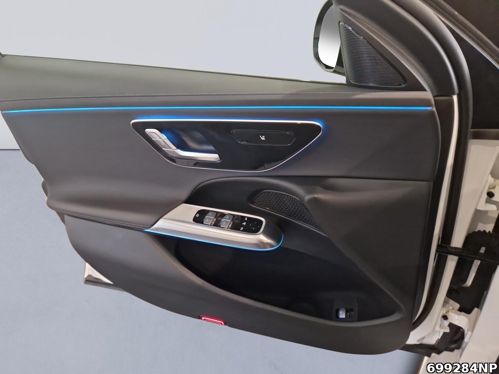Fahrzeugabbildung Mercedes-Benz E 220 d 4M T AMG Night AHK LED DISTRONIC Kamera