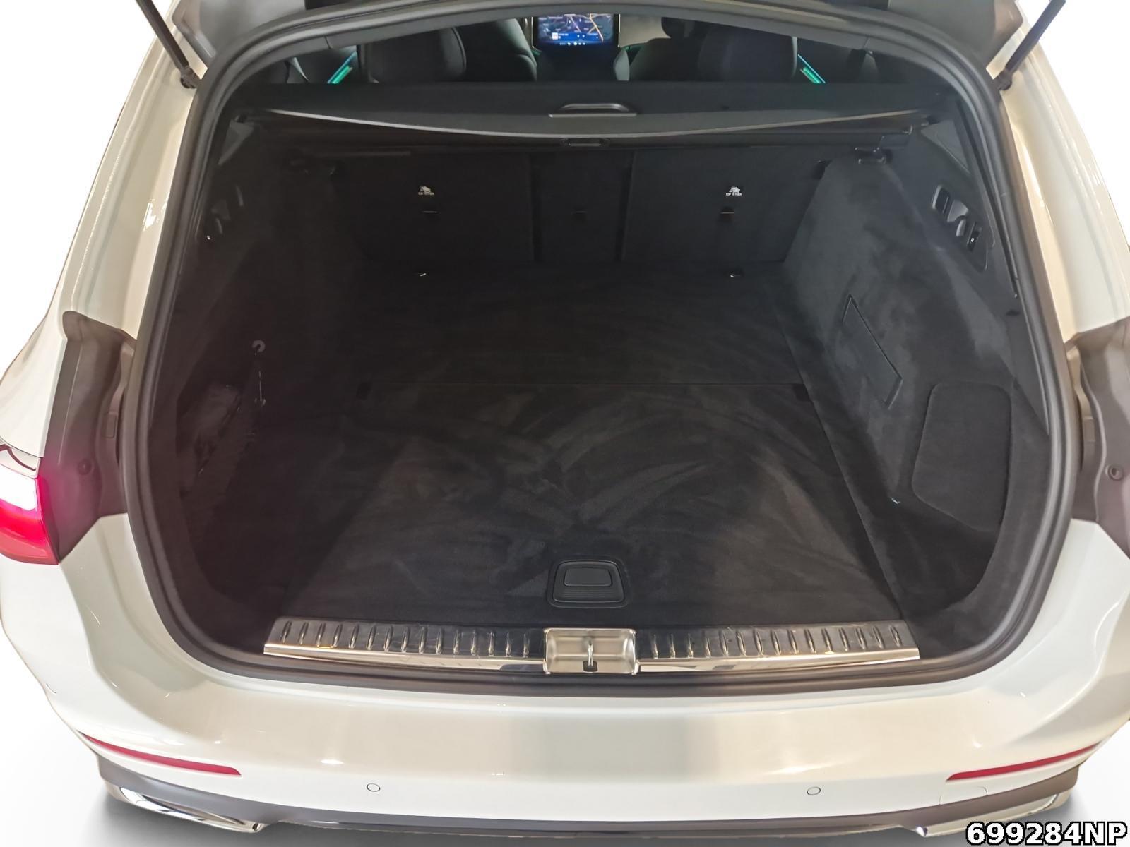 Fahrzeugabbildung Mercedes-Benz E 220 d 4M T AMG Night AHK LED DISTRONIC Kamera