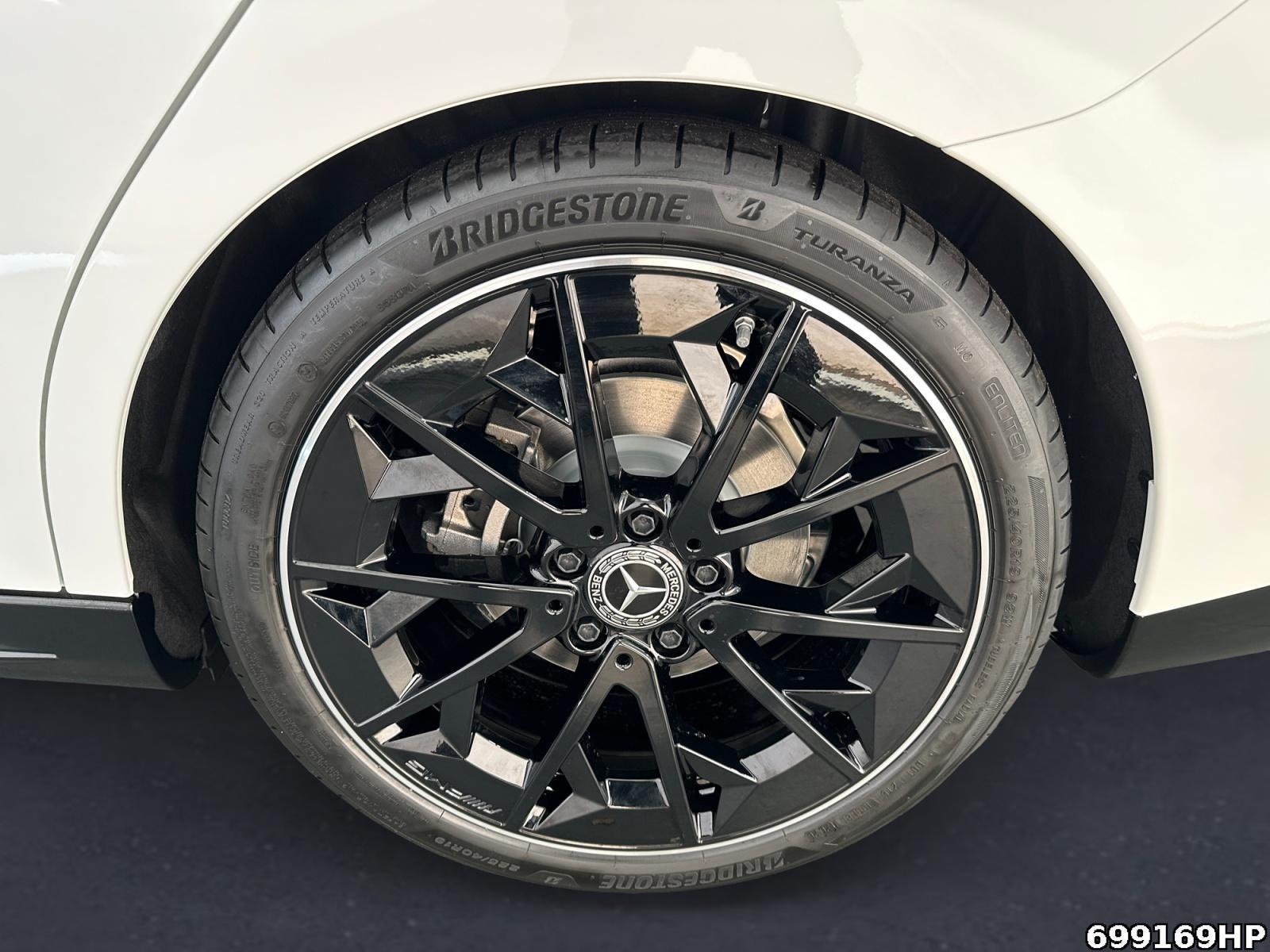 Fahrzeugabbildung Mercedes-Benz CLA 200 Shooting Brake +AMG+NIGHT+PREMIUM+360°+MASSAGE+HUD+