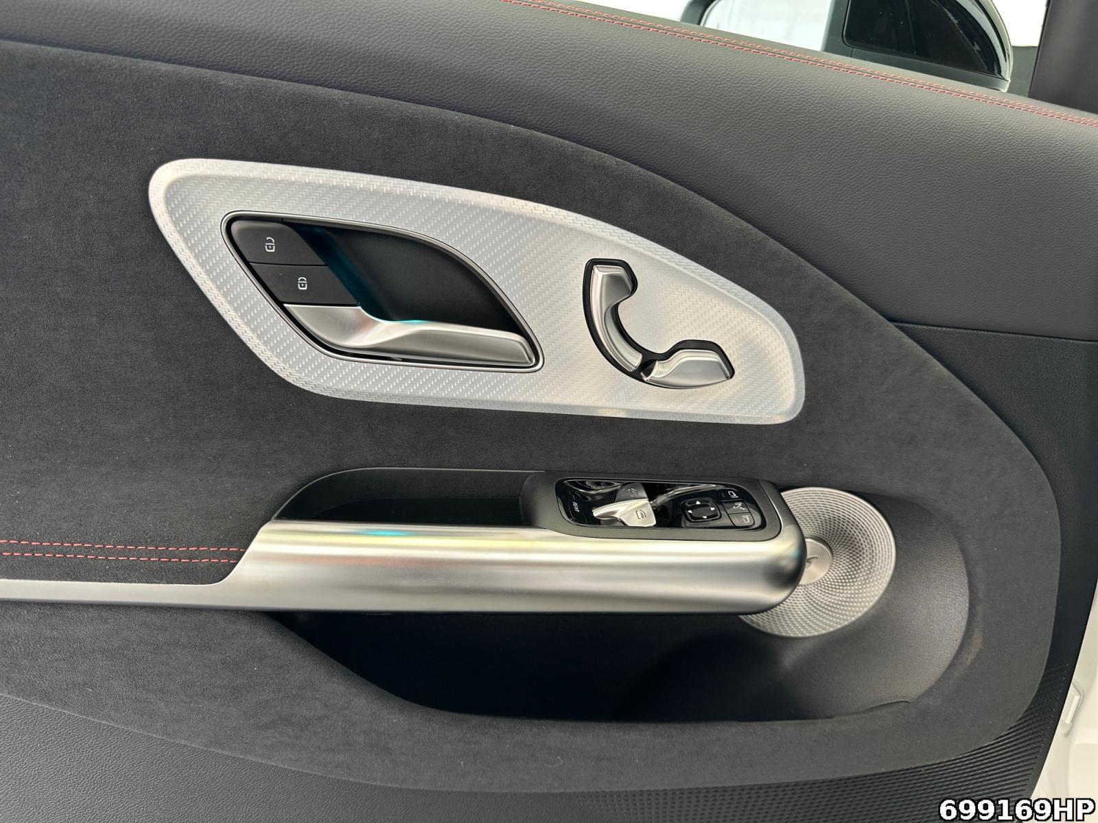 Fahrzeugabbildung Mercedes-Benz CLA 200 Shooting Brake +AMG+NIGHT+PREMIUM+360°+MASSAGE+HUD+