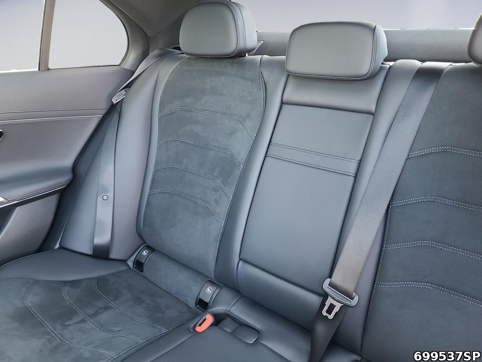 Fahrzeugabbildung Mercedes-Benz E 200 AMG Pano KEYLESS Ambiente DISTRONIC Night