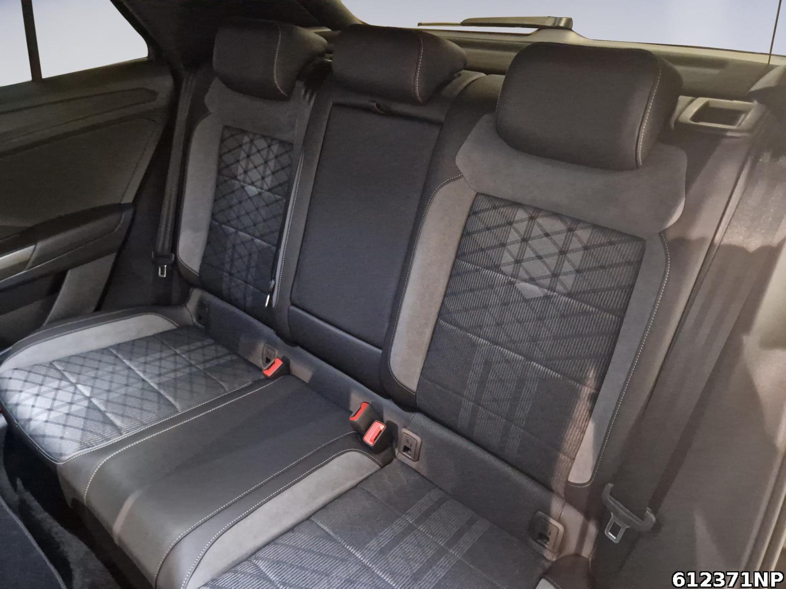 Fahrzeugabbildung Volkswagen T-Roc 1.5 TSI R-Line LED Digital Cockpit PRO