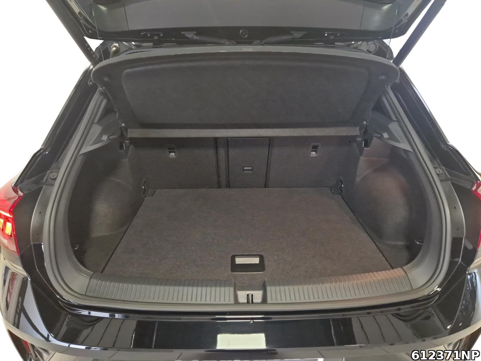 Fahrzeugabbildung Volkswagen T-Roc 1.5 TSI R-Line LED Digital Cockpit PRO
