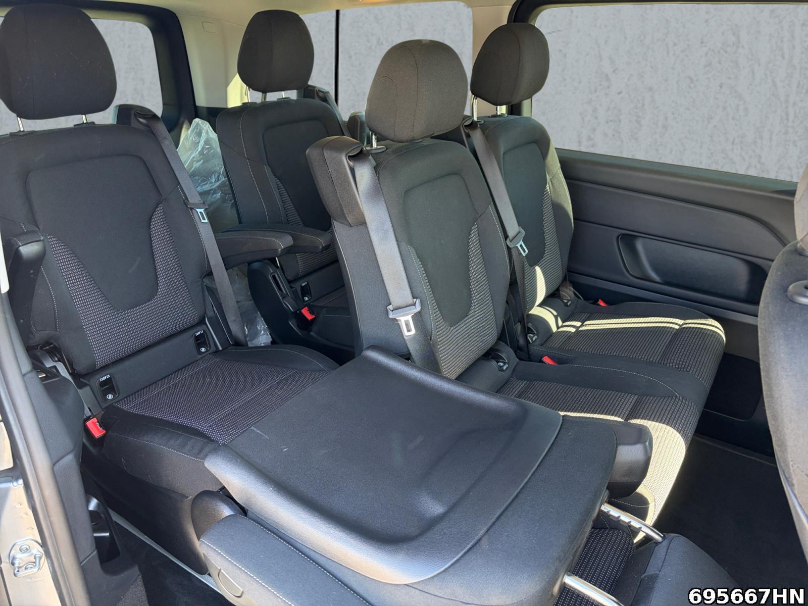 Fahrzeugabbildung Mercedes-Benz V 220 ED/L *LED*Distronic*AHK*7-Sitzer*MBUX*