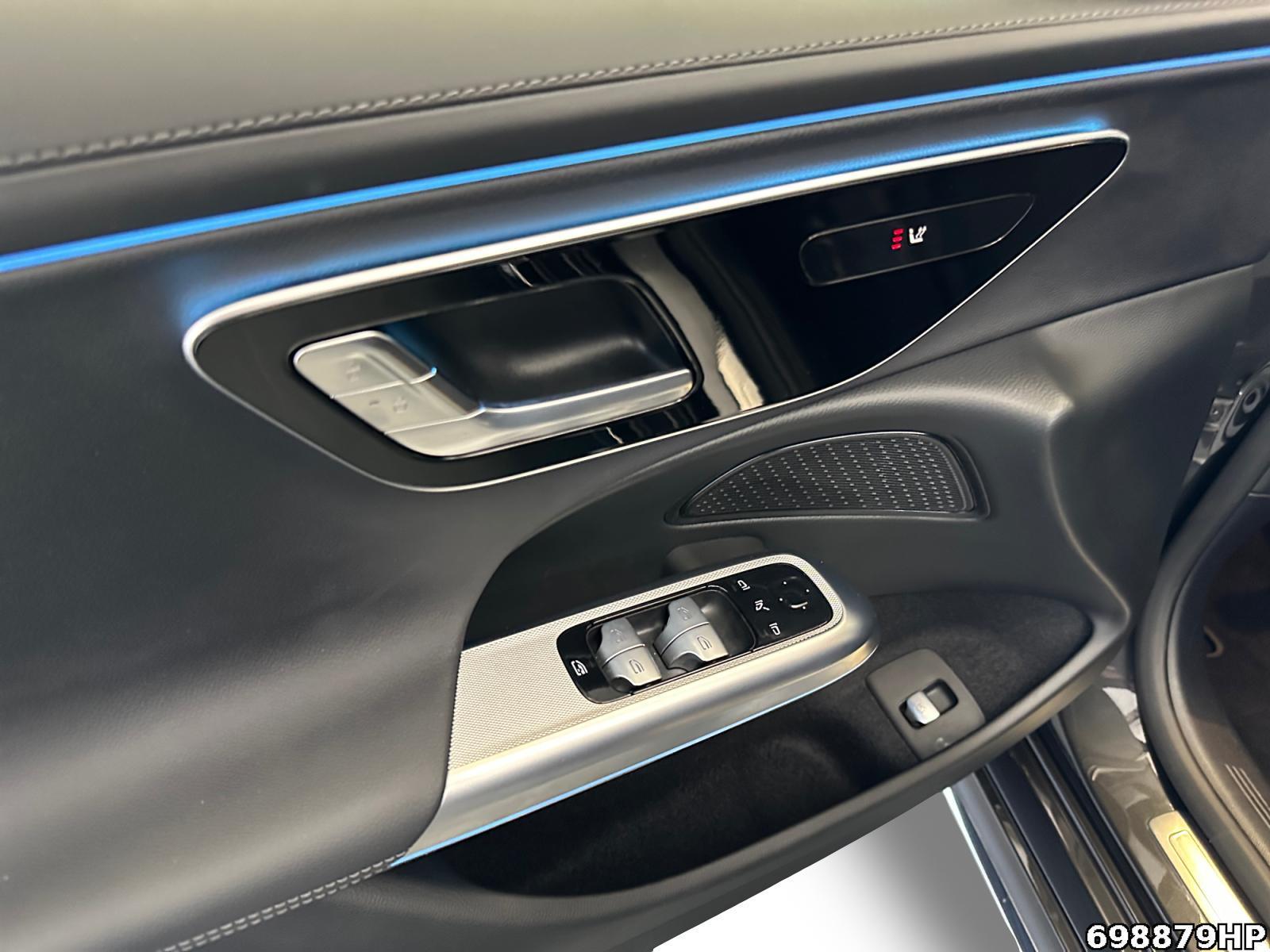 Fahrzeugabbildung Mercedes-Benz E 220 d T AMG AHK CarPlay Distronic Ambiente