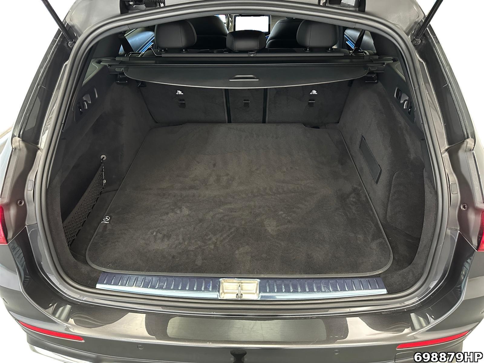 Fahrzeugabbildung Mercedes-Benz E 220 d T AMG AHK CarPlay Distronic Ambiente