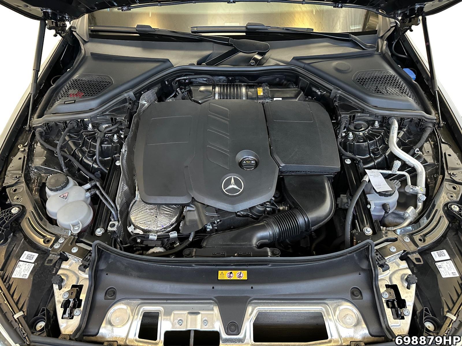 Fahrzeugabbildung Mercedes-Benz E 220 d T AMG AHK CarPlay Distronic Ambiente