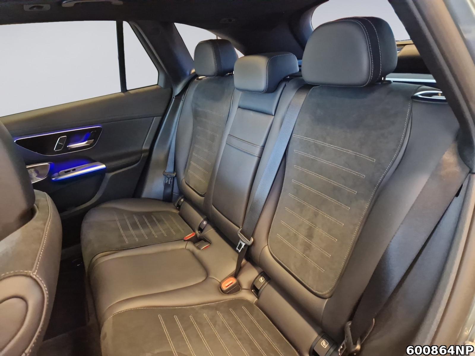 Fahrzeugabbildung Mercedes-Benz GLC 300 d 4M AMG Pano AHK Burmester DigitalLight