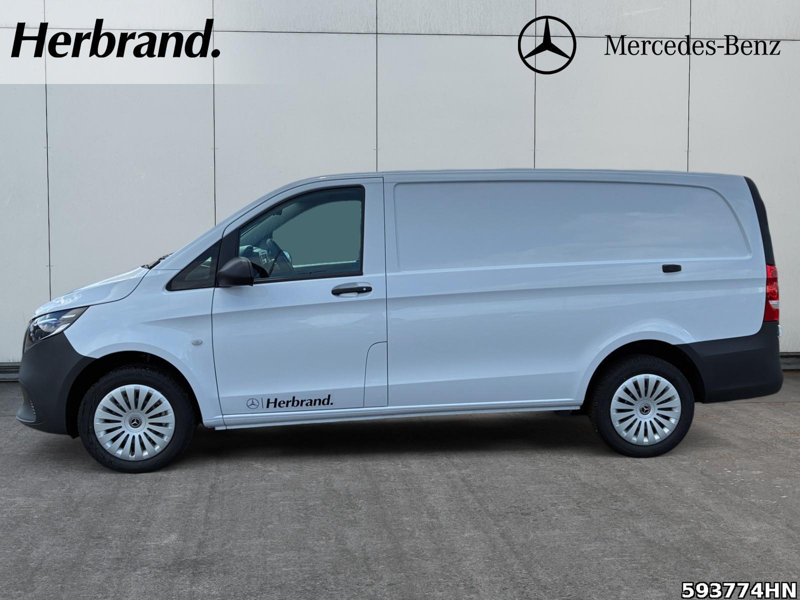 Fahrzeugabbildung Mercedes-Benz Vito 116 4x4 L *MULTIBEAM*AHK 2,5*KAMERA*2 SITZE