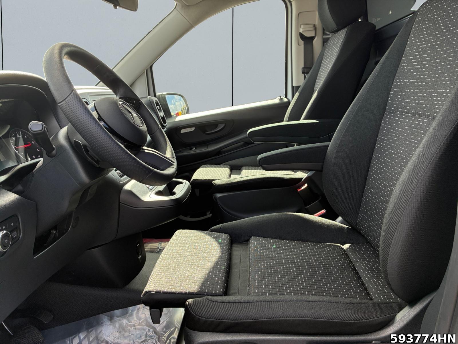 Fahrzeugabbildung Mercedes-Benz Vito 116 4x4 L *MULTIBEAM*AHK 2,5*KAMERA*2 SITZE