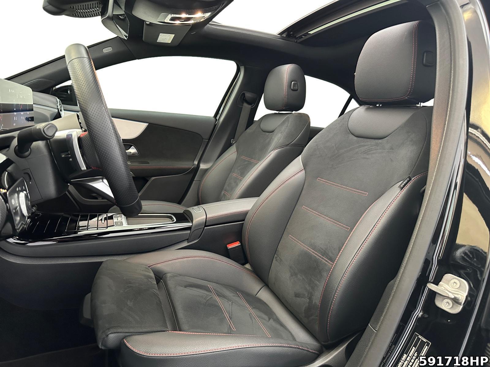 Fahrzeugabbildung Mercedes-Benz A 180 Limousine AMG Night Pano MULTIBEAM 360°