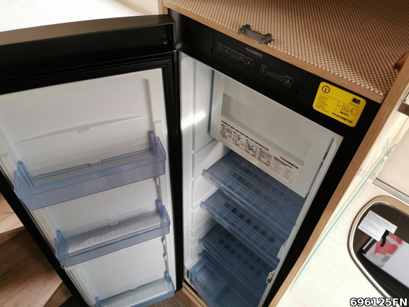 Fahrzeugabbildung Eura Mobil Profila T 695 EB 3,5t Anhängerkupplung Sat TV