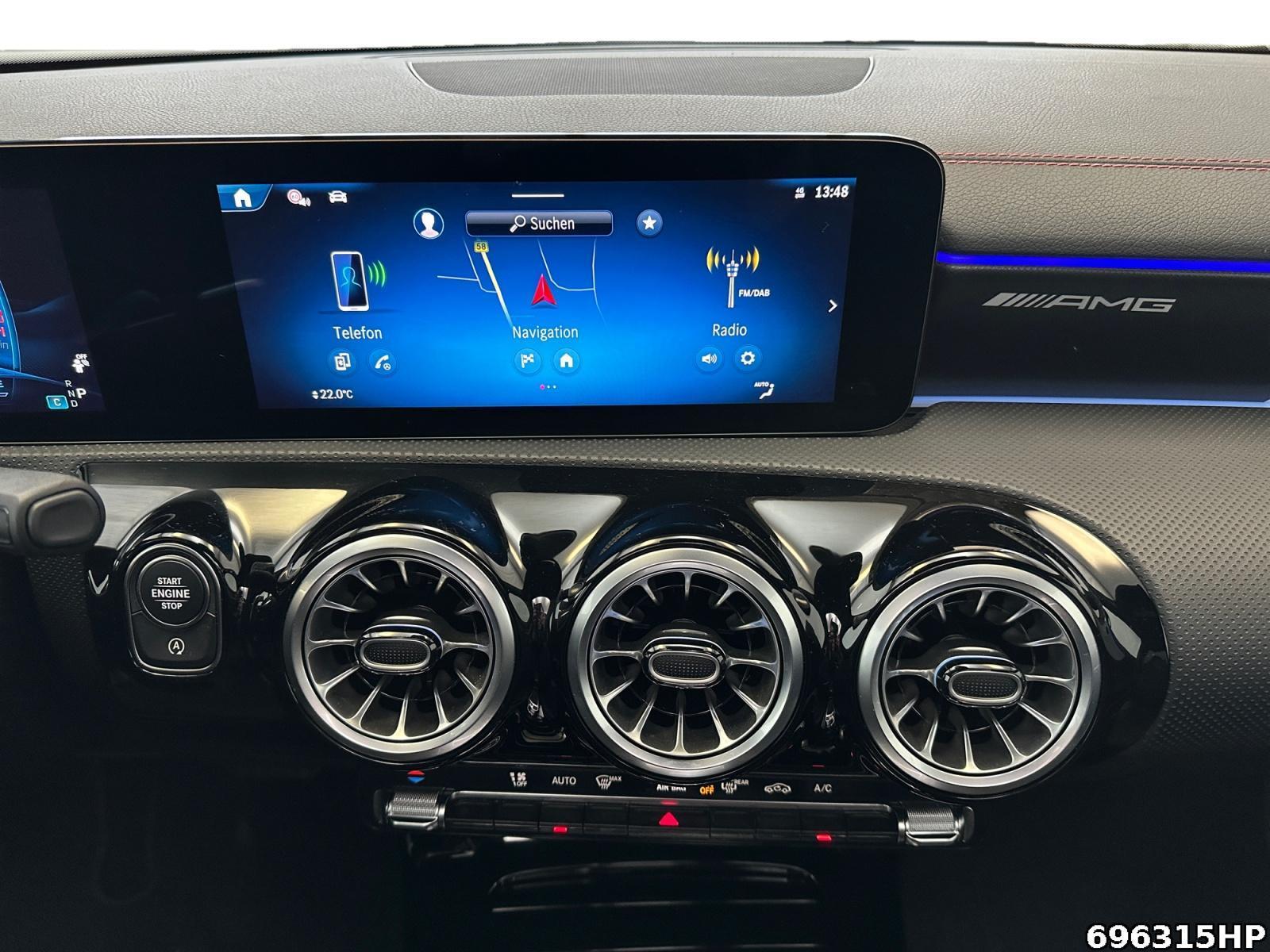 Fahrzeugabbildung Mercedes-Benz CLA 35 AMG 4M Aero+ Night Pano Night BURMESTER