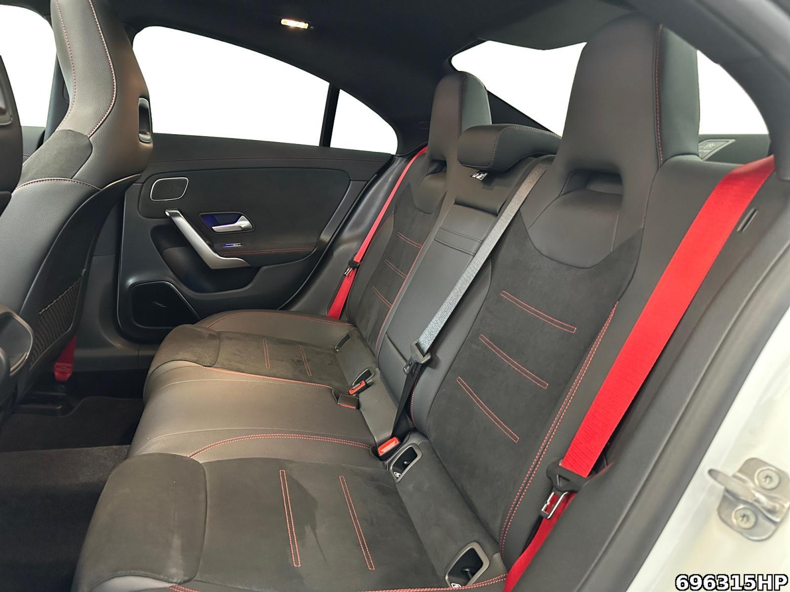 Fahrzeugabbildung Mercedes-Benz CLA 35 AMG 4M Aero+ Night Pano Night BURMESTER