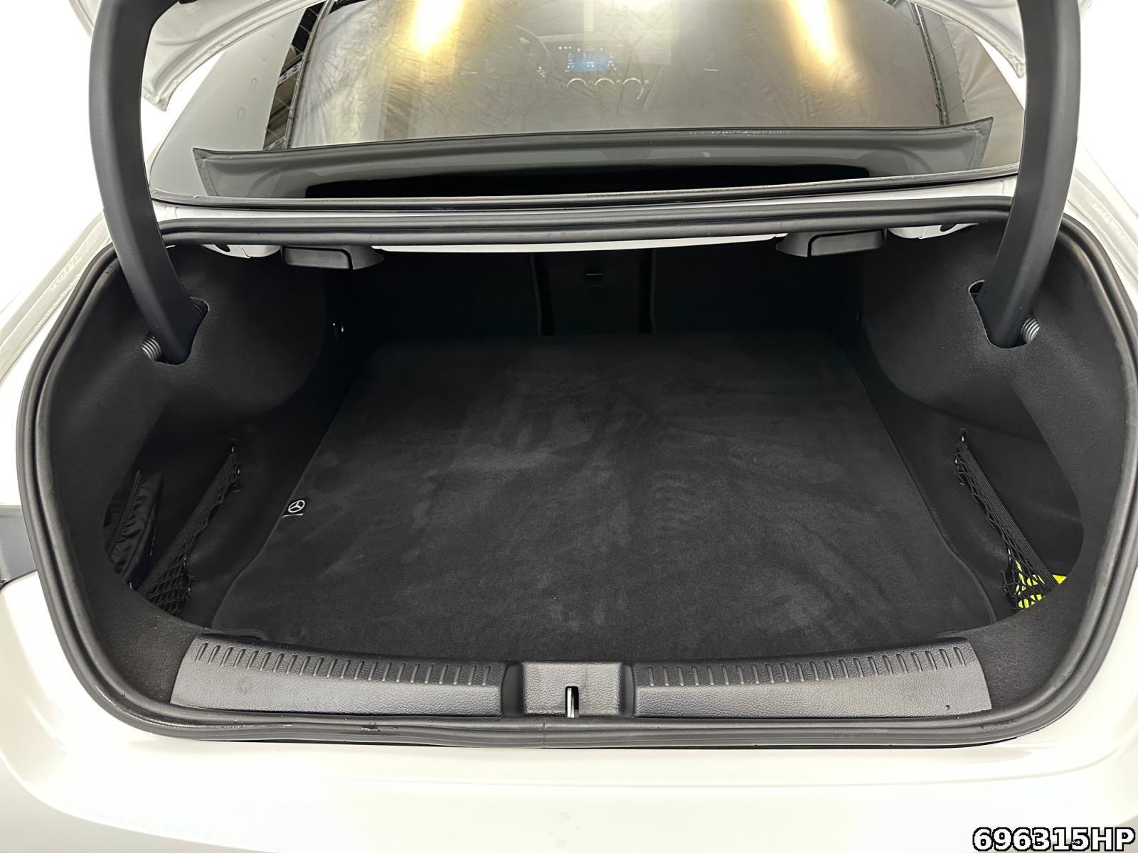 Fahrzeugabbildung Mercedes-Benz CLA 35 AMG 4M Aero+ Night Pano Night BURMESTER