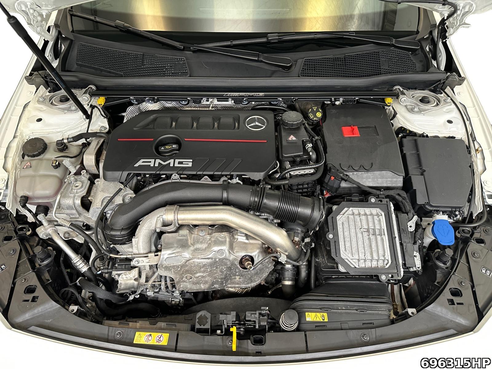 Fahrzeugabbildung Mercedes-Benz CLA 35 AMG 4M Aero+ Night Pano Night BURMESTER