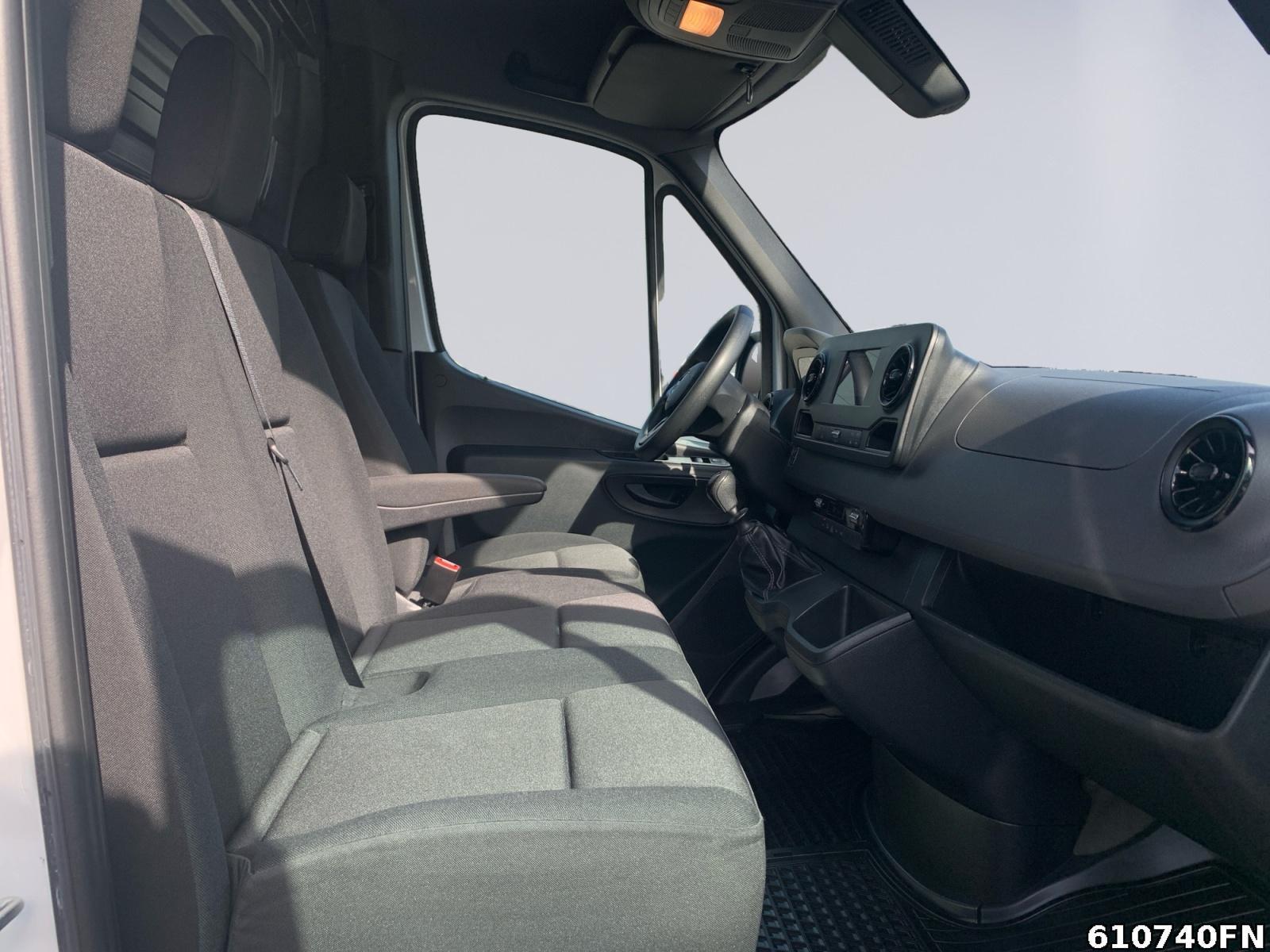 Fahrzeugabbildung Mercedes-Benz Sprinter 215 L1H1 *KLIMA**KAMERA**MBUX**CARPLAY*
