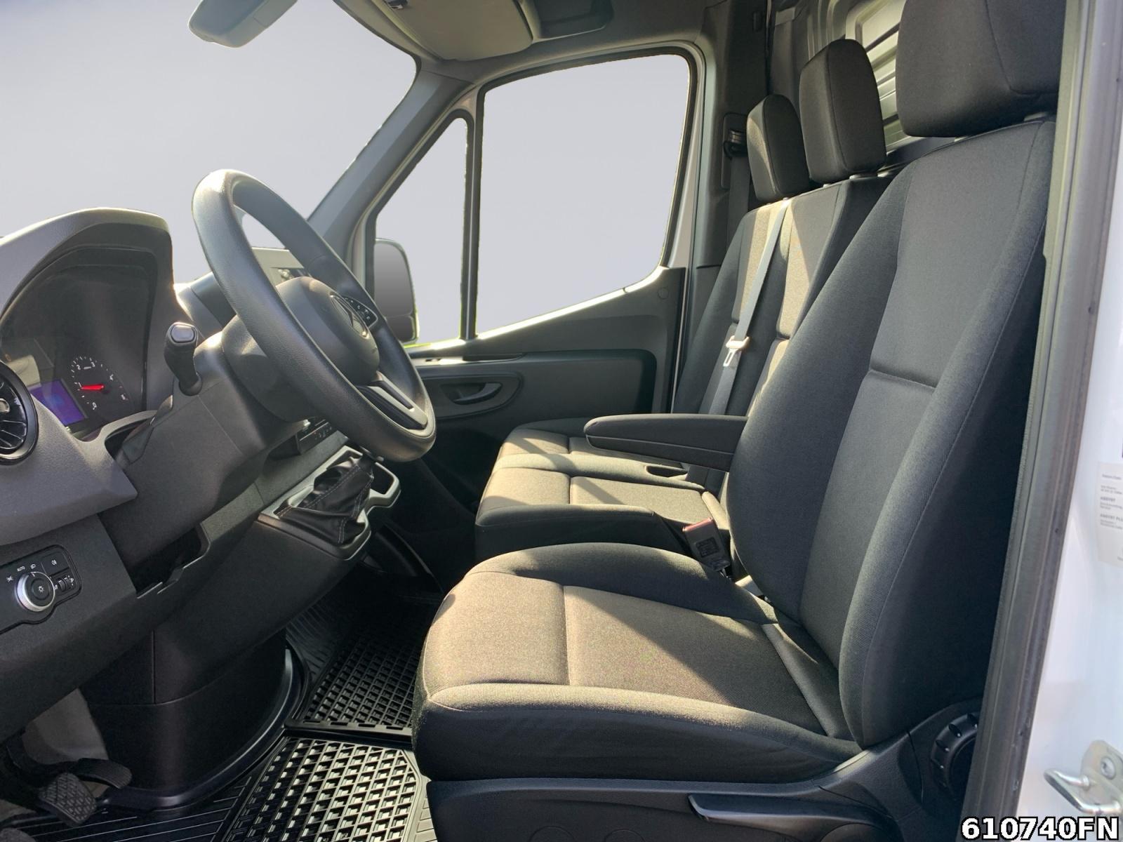 Fahrzeugabbildung Mercedes-Benz Sprinter 215 L1H1 *KLIMA**KAMERA**MBUX**CARPLAY*