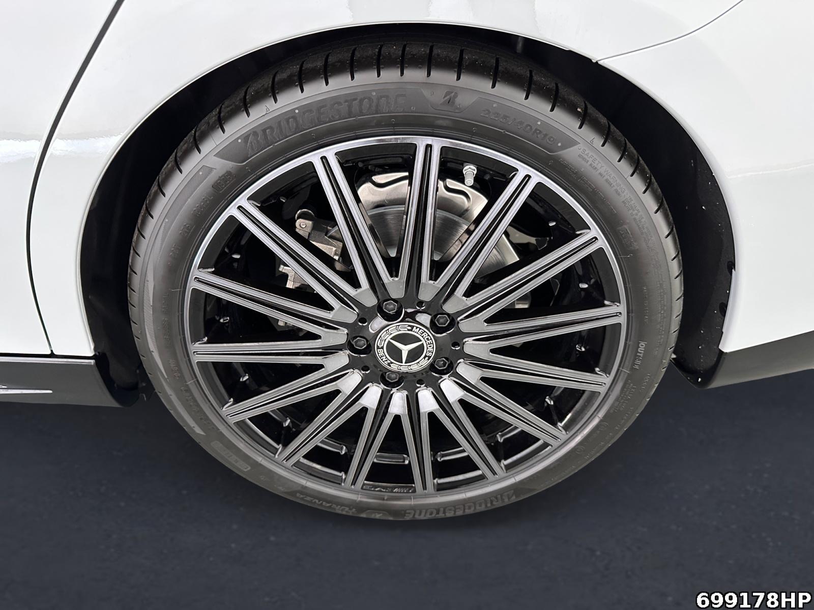 Fahrzeugabbildung Mercedes-Benz CLA 220 Shooting Brake +AHK+360°KAM+BURMESTER+HEAD-UP+AMG+