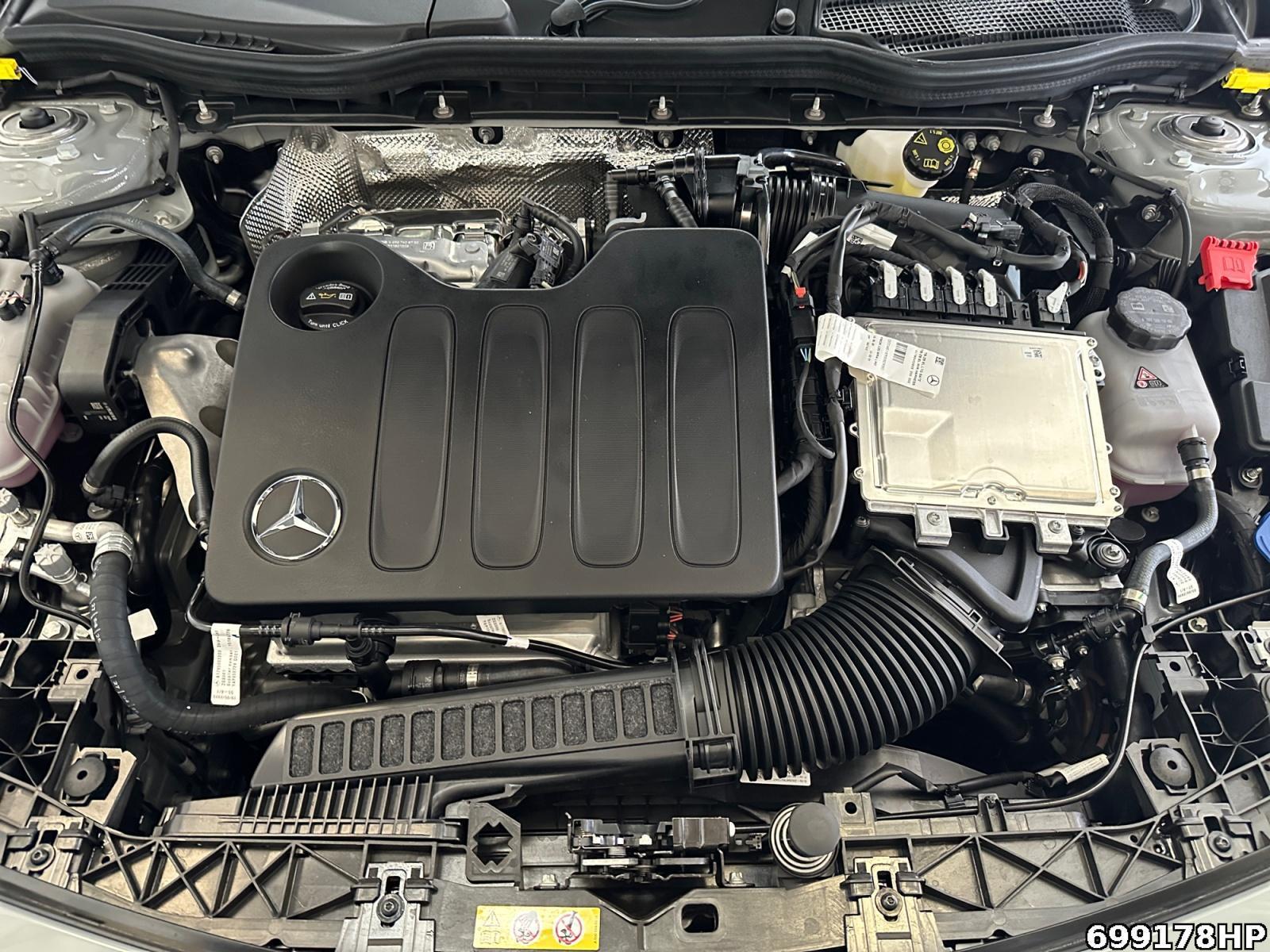 Fahrzeugabbildung Mercedes-Benz CLA 220 Shooting Brake +AHK+360°KAM+BURMESTER+HEAD-UP+AMG+