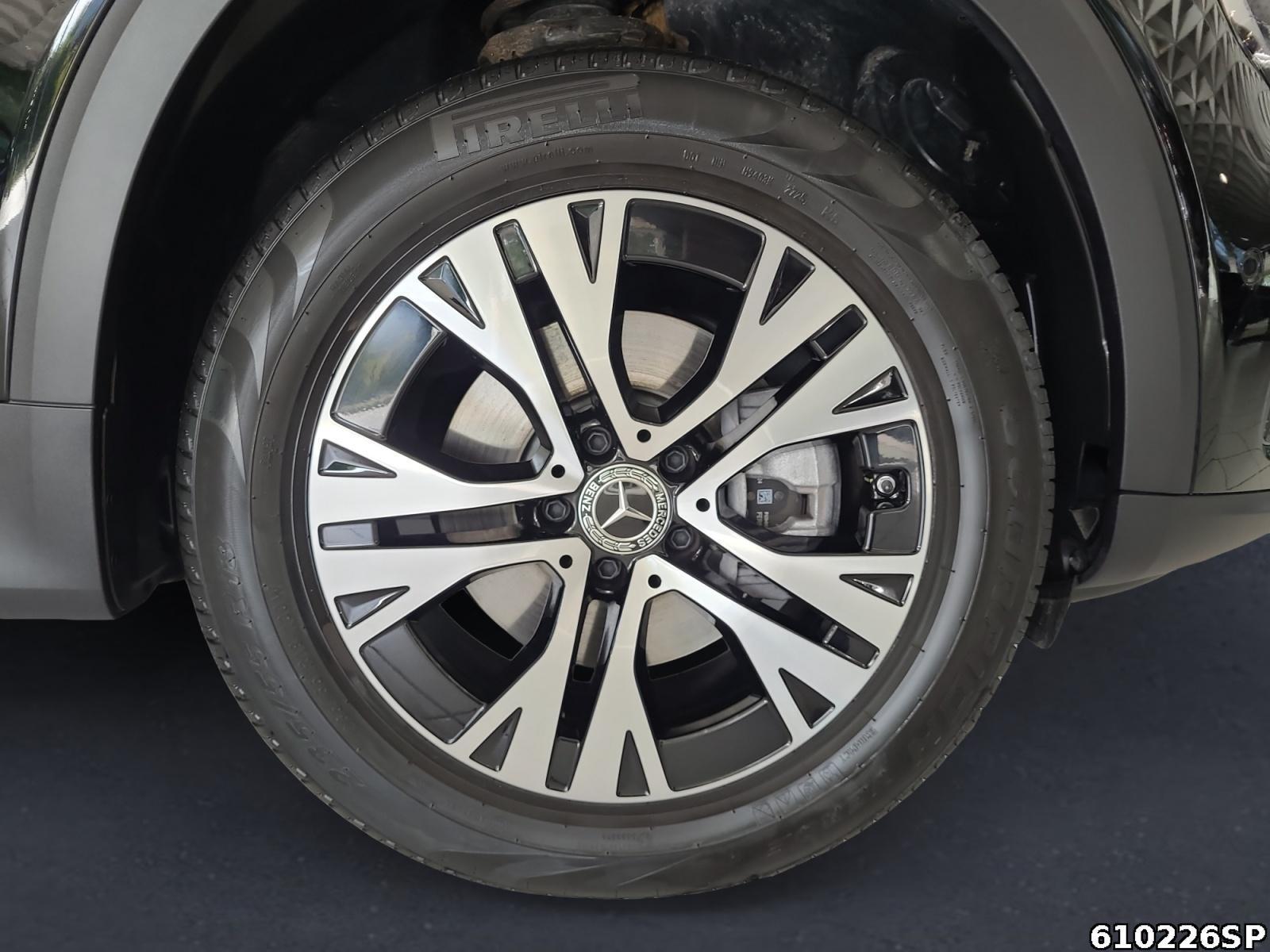 Fahrzeugabbildung Mercedes-Benz GLB 200 Progressive AHK Distronic Kamera Keyless