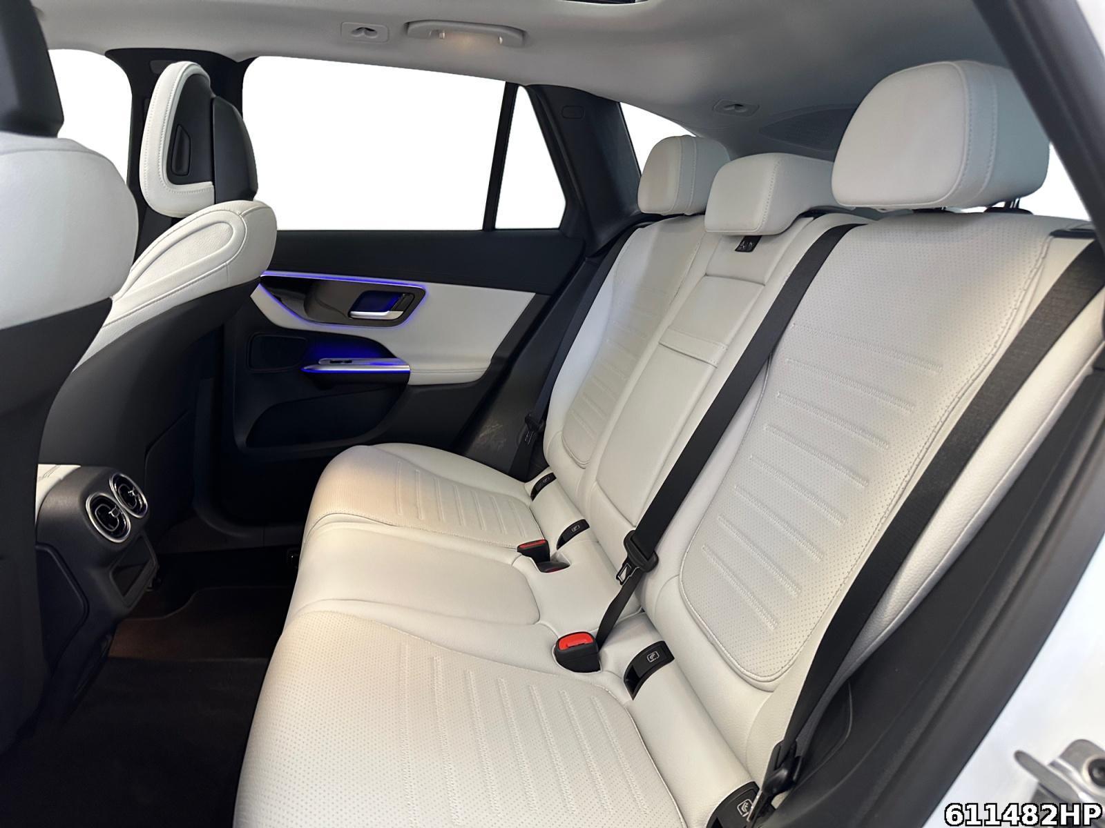 Fahrzeugabbildung Mercedes-Benz GLC 400 e 4M AMG Pano AHK Digital-Light 360°