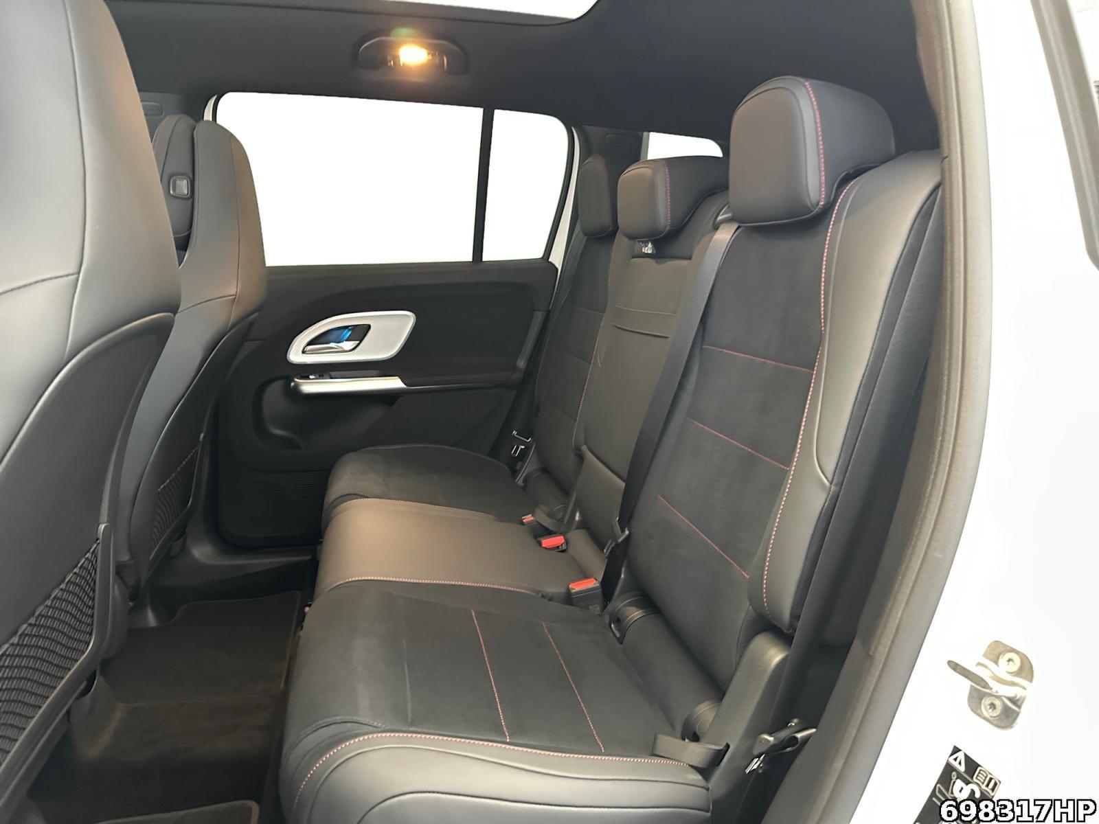Fahrzeugabbildung Mercedes-Benz GLB 200 +AMG+NIGHT+AHK+SUPERSCREEN+MEMORY+PREM+