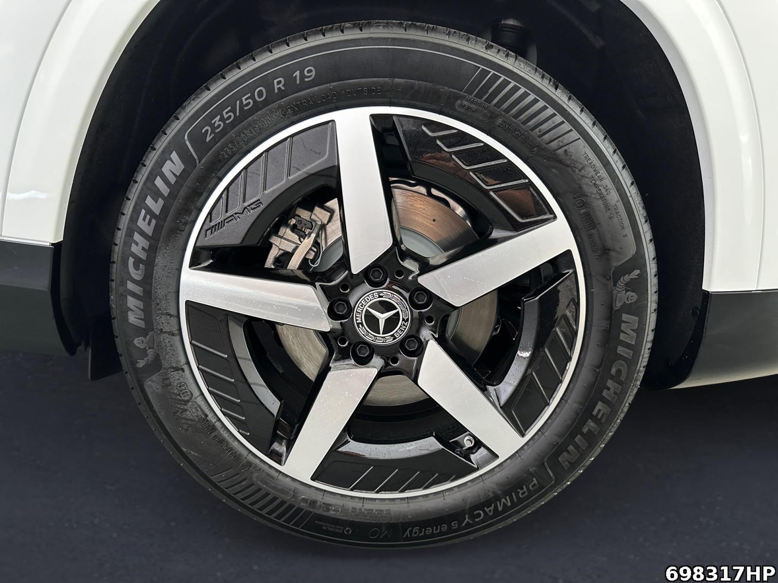 Fahrzeugabbildung Mercedes-Benz GLB 200 +AMG+NIGHT+AHK+SUPERSCREEN+MEMORY+PREM+