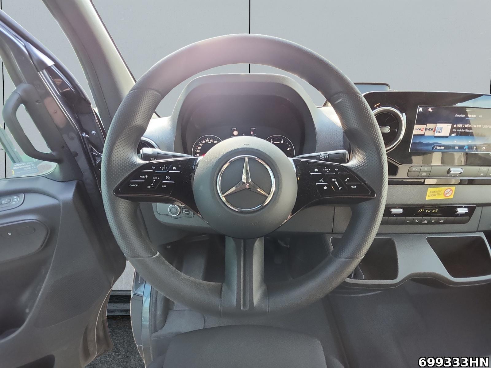 Fahrzeugabbildung Mercedes-Benz Sprinter 319 CDI Kasten PRO*4x4*L2H2*LED*AHK*
