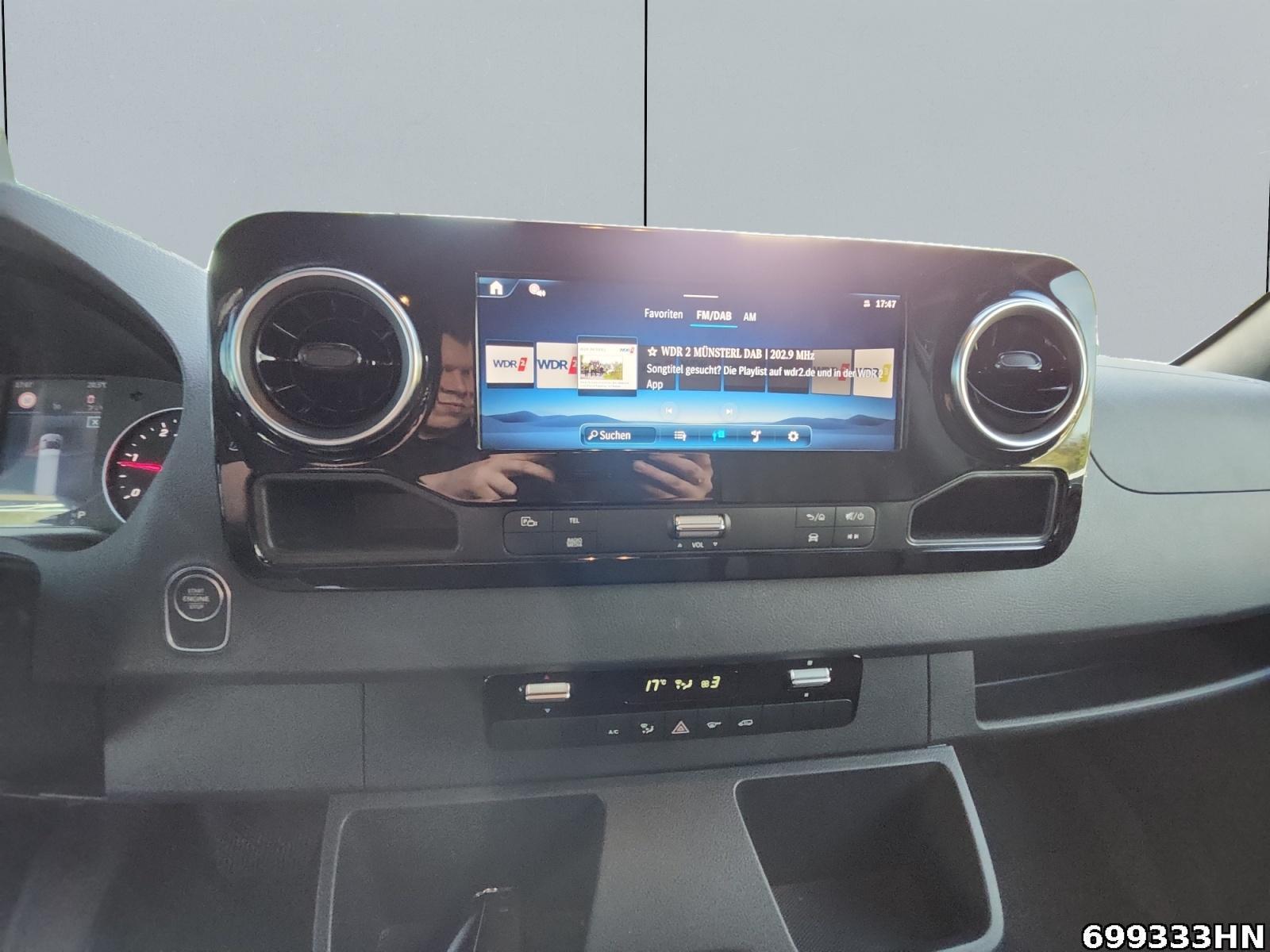 Fahrzeugabbildung Mercedes-Benz Sprinter 319 CDI Kasten PRO*4x4*L2H2*LED*AHK*