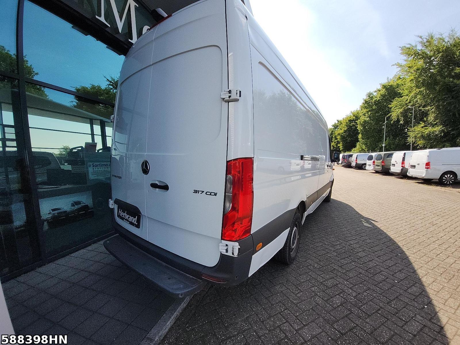 Fahrzeugabbildung Mercedes-Benz Sprinter 317 CDI Kasten*Maxi*Navi*360Kamera*